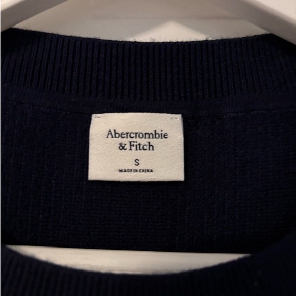 Abercrombie & Fitch Navy Blue Ribbed Round Neck Sleeveless Sweater - Picture 2 of 3